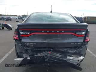 2016 Dodge Dart SXT Sport Rallye z VIN 1C3CDFFA5GD796742, wystawiony jako IAAI lot #43451525 z przebiegiem 180 017 mil mil oraz . Historia ofert i sprzedaży dostępna na DreamBid. Obrazek 6.