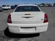 2008 Chrysler 300 Touring с VIN 2C3LA53GX8H262829, выставлен на аукционе Copart как лот 71099935 с пробегом 140 664 миль миль и Списание • Salvage title. История ставок и продаж доступна на DreamBid. Изображение 6.