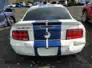 2009 Ford Mustang Shelby GT500 z VIN 1ZVHT88S295130535, wystawiony jako Copart lot #79906214 z przebiegiem 69 646 mil mil oraz Szkoda całkowita • Salvage title. Historia ofert i sprzedaży dostępna na DreamBid. Obrazek 6.
