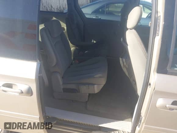 2006 Dodge Grand Caravan SXT z VIN 2D4GP44L96R865847, wystawiony jako IAAI lot #43456410 z przebiegiem 98 994 mil mil oraz . Historia ofert i sprzedaży dostępna na DreamBid. Obrazek 8.