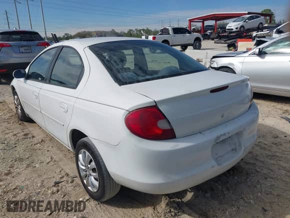2000 Dodge Neon Highline z VIN 1B3ES46CXYD744994, wystawiony jako IAAI lot #41275000 z przebiegiem 114 142 mil mil oraz . Historia ofert i sprzedaży dostępna na DreamBid. Obrazek 3.
