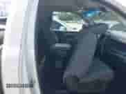 2019 Ram 1500 Tradesman z VIN 3C6JR6DT5KG506026, wystawiony jako IAAI lot #42507413 z przebiegiem 105 149 mil mil oraz . Historia ofert i sprzedaży dostępna na DreamBid. Obrazek 8.