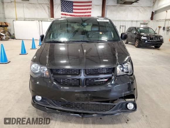 2017 Dodge Grand Caravan GT with VIN 2C4RDGEG4HR573902, listed as a Copart auction lot 81453115 with 103,384 mi miles and Clean title. Bid and sale history available at DreamBid. Image 5.