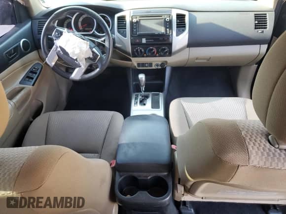 2015 Toyota Tacoma PreRunner с VIN 3TMJU4GNXFM180790, выставлен на аукционе Copart как лот 81094725 с пробегом 130 884 миль миль и Списание • Salvage title. История ставок и продаж доступна на DreamBid. Изображение 8.