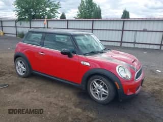 2009 MINI Hardtop S с VIN WMWMF73559TT99187, выставлен на аукционе IAAI как лот 42608885 с пробегом 74 386 миль миль и . История ставок и продаж доступна на DreamBid. Изображение 1.
