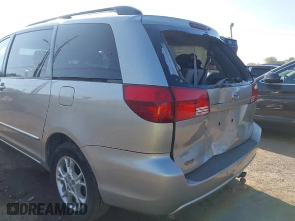 2005 Toyota Sienna LE with VIN 5TDBA23C15S044763, listed as a IAAI auction lot 43232791 with 142,034 mi miles and . Bid and sale history available at DreamBid. Image 6.