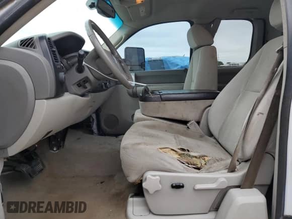 2008 GMC Sierra 1500 Work Truck with VIN 2GTEC19C781125822, listed as a Copart auction lot 71683234 with 246,362 mi miles and Salvage title. Bid and sale history available at DreamBid. Image 7.