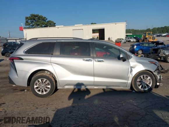 2021 Toyota Sienna XLE с VIN 5TDYRKEC3MS048098, выставлен на аукционе IAAI как лот 43115040 с пробегом 25 106 миль миль и . История ставок и продаж доступна на DreamBid. Изображение 13.