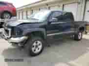 2005 GMC Sierra 1500 SLT z VIN 2GTEK13T551400143, wystawiony jako Copart lot #56217355 z przebiegiem 271 843 mil mil oraz Szkoda całkowita • Salvage title. Historia ofert i sprzedaży dostępna na DreamBid. Obrazek 1.