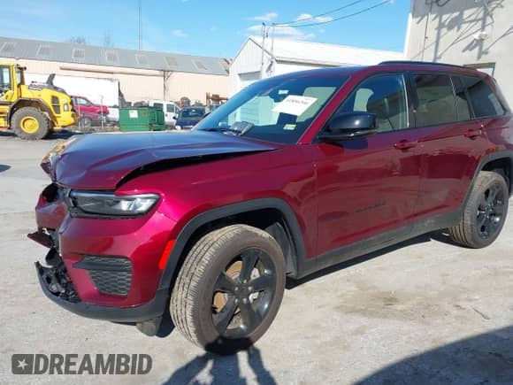 2025 Jeep Grand Cherokee Laredo with VIN 1C4RJHAG9SC287175, listed as a IAAI auction lot 41856266 with 2,495 mi miles and . Bid and sale history available at DreamBid. Image 2.