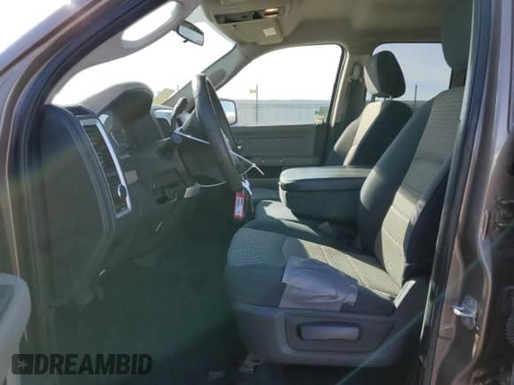 2009 Dodge 1500 SLT z VIN 1D3HV18P29S789224, wystawiony jako Copart lot #48439725 z przebiegiem 163 865 mil mil oraz Czysty tytuł • Clean title. Historia ofert i sprzedaży dostępna na DreamBid. Obrazek 7.