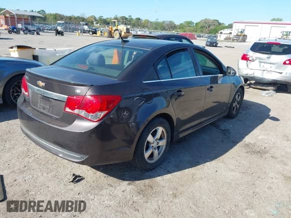 2014 Chevrolet Cruze 1LT with VIN 1G1PD5SB5E7167394, listed as a IAAI auction lot 41795007 with Not provided miles and . Bid and sale history available at DreamBid. Image 4.