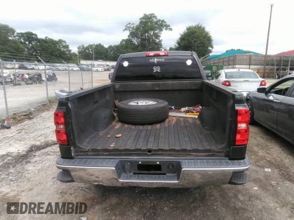 2015 Chevrolet Silverado 1500 LS z VIN 1GCNCPEH3FZ371727, wystawiony jako IAAI lot #42842793 z przebiegiem 148 157 mil mil oraz . Historia ofert i sprzedaży dostępna na DreamBid. Obrazek 16.