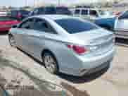 2015 Hyundai Sonata z VIN KMHEC4A43FA134456, wystawiony jako IAAI lot #42531573 z przebiegiem Nie podano mil oraz . Historia ofert i sprzedaży dostępna na DreamBid. Obrazek 3.