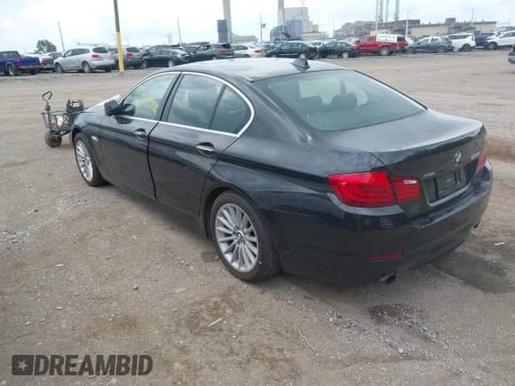 2013 BMW 5 Series 535i xDrive с VIN WBAFU7C58DDU67371, выставлен на аукционе IAAI как лот 42747753 с пробегом 137 150 миль миль и . История ставок и продаж доступна на DreamBid. Изображение 3.