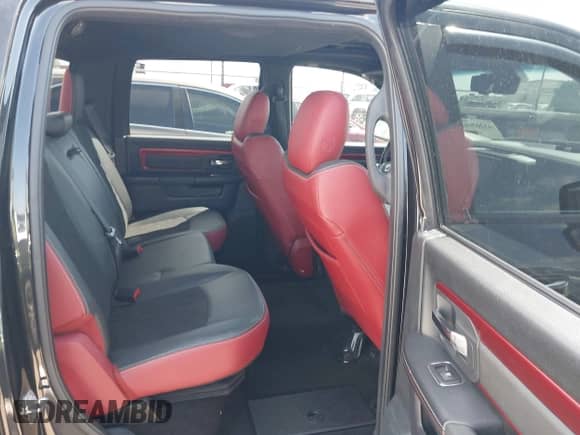 2016 Ram 1500 Rebel z VIN 1C6RR7YT2GS175313, wystawiony jako IAAI lot #43202802 z przebiegiem 148 704 mil mil oraz . Historia ofert i sprzedaży dostępna na DreamBid. Obrazek 8.