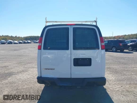 2018 Chevrolet Express Cargo с VIN 1GCZGHFG1J1172734, выставлен на аукционе IAAI как лот 43388446 с пробегом 139 167 миль миль и . История ставок и продаж доступна на DreamBid. Изображение 16.