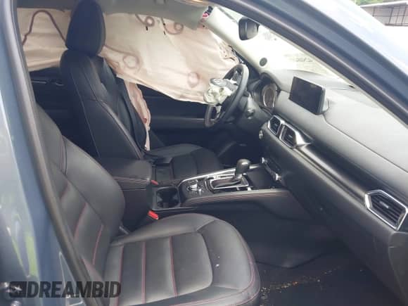 2024 Mazda CX-5 S Preferred z VIN JM3KFBCMXR0353819, wystawiony jako IAAI lot #42508482 z przebiegiem 13 458 mil mil oraz . Historia ofert i sprzedaży dostępna na DreamBid. Obrazek 5.