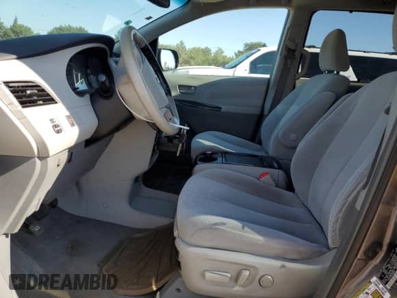 2011 Toyota Sienna LE AAS with VIN 5TDKK3DC3BS059066, listed as a Copart auction lot 71255895 with 162,739 mi miles and Salvage title. Bid and sale history available at DreamBid. Image 7.