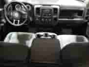 2023 Ram 1500 Tradesman z VIN 1C6RR7FT7PS527773, wystawiony jako Copart lot #44564895 z przebiegiem 46 041 mil mil oraz Czysty tytuł • Clean title. Historia ofert i sprzedaży dostępna na DreamBid. Obrazek 8.