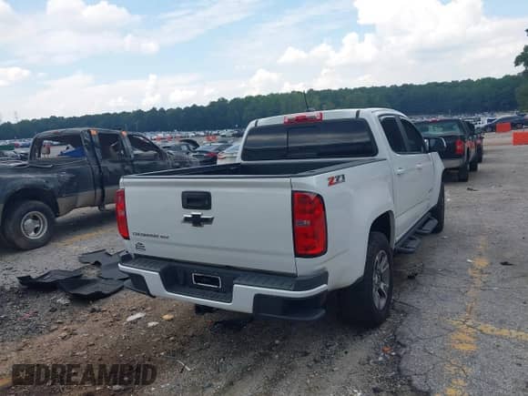 2017 Chevrolet Colorado 4WD Z71 with VIN 1GCGTDEN5H1310510, listed as a IAAI auction lot 43047285 with 121,766 mi miles and . Bid and sale history available at DreamBid. Image 4.