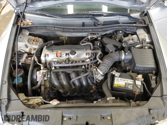 2010 Honda Accord LX z VIN 1HGCP2E35AA030907, wystawiony jako Copart lot #82470445 z przebiegiem 154 826 mil mil oraz Czysty tytuł • Clean title. Historia ofert i sprzedaży dostępna na DreamBid. Obrazek 11.