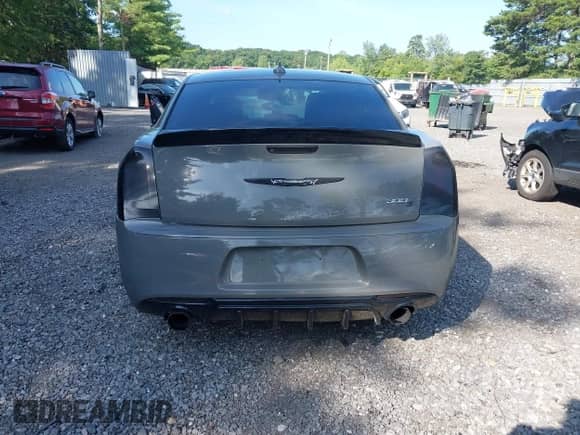 2019 Chrysler 300 S с VIN 2C3CCABG6KH639085, выставлен на аукционе IAAI как лот 42794818 с пробегом 109 802 миль миль и . История ставок и продаж доступна на DreamBid. Изображение 16.