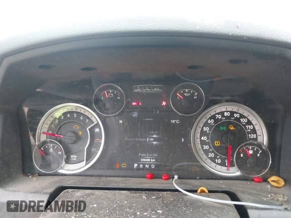 2018 Ram 1500 Big Horn z VIN 1C6RR7LT7JS117518, wystawiony jako IAAI lot #43186483 z przebiegiem 109 488 mil mil oraz . Historia ofert i sprzedaży dostępna na DreamBid. Obrazek 7.