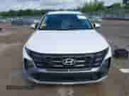 2025 Hyundai Tucson SEL с VIN 3KMJBCDE3SE016464, выставлен на аукционе IAAI как лот 43145032 с пробегом 3 284 миль миль и . История ставок и продаж доступна на DreamBid. Изображение 12.