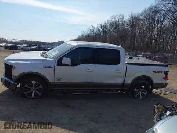 2015 Ford F-150 XLT z VIN 1FTEW1EG1FFA47818, wystawiony jako IAAI lot #41716884 z przebiegiem 113 192 mil mil oraz . Historia ofert i sprzedaży dostępna na DreamBid. Obrazek 15.
