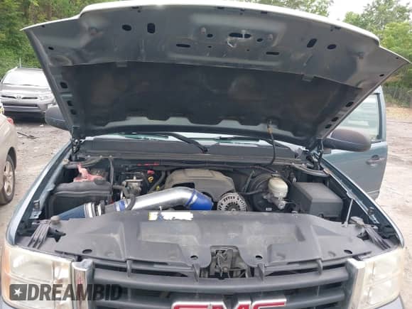 2007 GMC Sierra 1500 SLE2 with VIN 2GTEK19J371585592, listed as a IAAI auction lot 42236160 with 204,163 mi miles and . Bid and sale history available at DreamBid. Image 10.