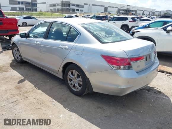 2012 Honda Accord SE z VIN 1HGCP2F67CA205850, wystawiony jako IAAI lot #43312171 z przebiegiem 115 961 mil mil oraz . Historia ofert i sprzedaży dostępna na DreamBid. Obrazek 3.