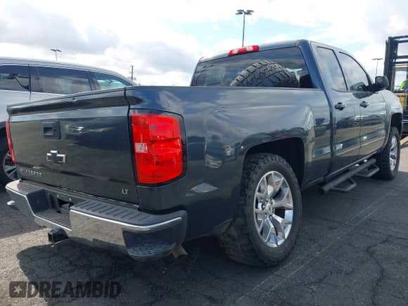 2017 Chevrolet Silverado 1500 LT with VIN 1GCRCREC4HZ367089, listed as a IAAI auction lot 41592108 with 108,133 mi miles and . Bid and sale history available at DreamBid. Image 4.