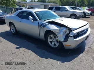2012 Dodge Challenger R/T Classic z VIN 2C3CDYBT1CH107425, wystawiony jako IAAI lot #43104599 z przebiegiem 114 649 mil mil oraz . Historia ofert i sprzedaży dostępna na DreamBid. Obrazek 1.