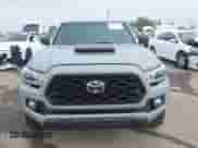 2023 Toyota Tacoma SR z VIN 3TMCZ5AN7PM543217, wystawiony jako IAAI lot #43400966 z przebiegiem 59 385 mil mil oraz . Historia ofert i sprzedaży dostępna na DreamBid. Obrazek 12.