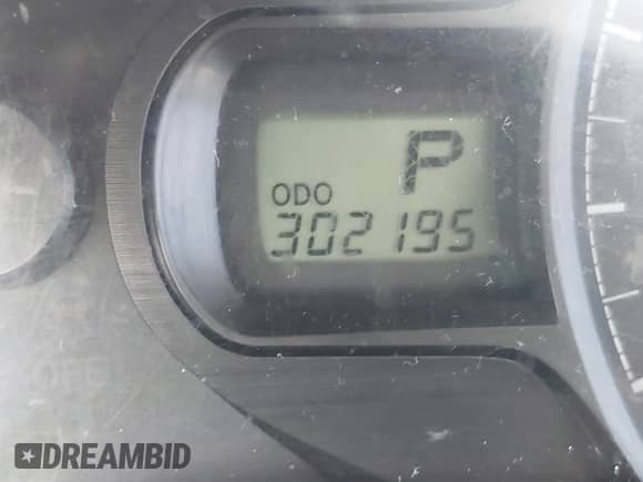 2011 Toyota Sienna LE with VIN 5TDKK3DC2BS039875, listed as a IAAI auction lot 43309902 with 302,195 mi miles and . Bid and sale history available at DreamBid. Image 15.