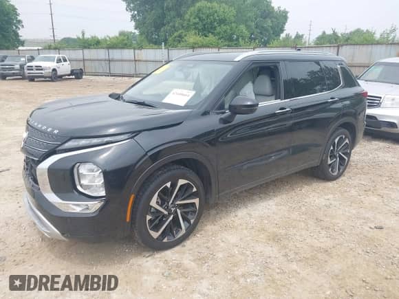 2024 Mitsubishi Outlander SEL with VIN JA4J4WA80RZ089183, listed as a IAAI auction lot 42440664 with 3,723 mi miles and . Bid and sale history available at DreamBid. Image 2.