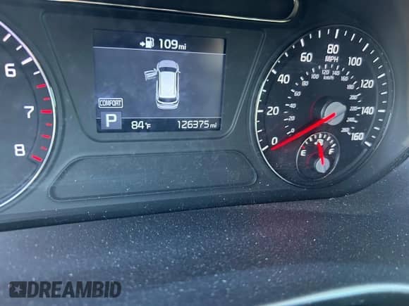 2019 Kia Sorento L z VIN 5XYPG4A33KG533192, wystawiony jako Copart lot #90130505 z przebiegiem 126 375 mil mil oraz Czysty tytuł • Clean title. Historia ofert i sprzedaży dostępna na DreamBid. Obrazek 8.