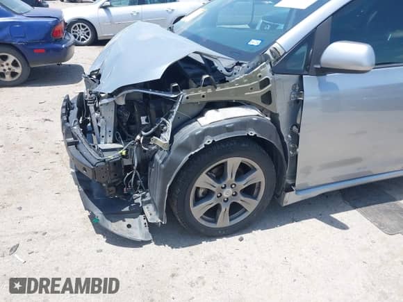 2017 Toyota Sienna SE with VIN 5TDXZ3DC2HS873638, listed as a IAAI auction lot 42448622 with 55,568 mi miles and . Bid and sale history available at DreamBid. Image 6.