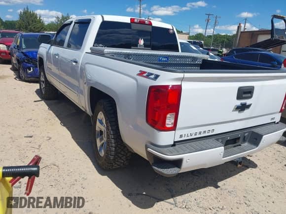 2017 Chevrolet Silverado 1500 LTZ z VIN 3GCUKSEC2HG104684, wystawiony jako IAAI lot #42329981 z przebiegiem 167 129 mil mil oraz . Historia ofert i sprzedaży dostępna na DreamBid. Obrazek 3.