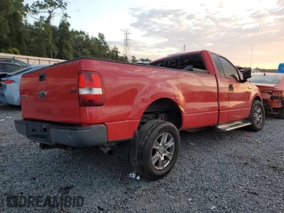 2005 Ford F-150 XL z VIN 1FTRF12225NB94714, wystawiony jako Copart lot #70672275 z przebiegiem 161 024 mil mil oraz Szkoda całkowita • Salvage title. Historia ofert i sprzedaży dostępna na DreamBid. Obrazek 3.