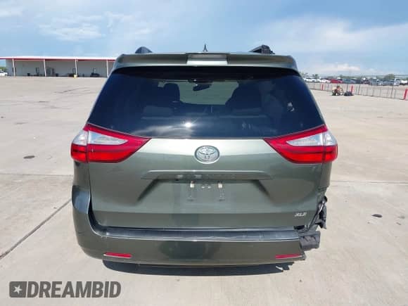 2019 Toyota Sienna XLE Auto Access Seat with VIN 5TDYZ3DC1KS008414, listed as a IAAI auction lot 42925883 with 57,516 mi miles and . Bid and sale history available at DreamBid. Image 16.