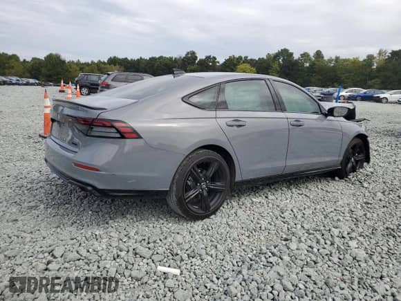 2025 Honda Accord Sport-L with VIN 1HGCY2F71SA039524, listed as a Copart auction lot 80945465 with 7,982 mi miles and Salvage title. Bid and sale history available at DreamBid. Image 3.