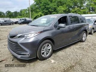 2025 Toyota Sienna Limited с VIN 5TDZSKFC6SS157594, выставлен на аукционе Copart как лот 62633325 с пробегом 30 494 миль миль и Списание • Salvage title. История ставок и продаж доступна на DreamBid. Изображение 1.
