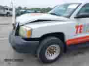 2007 Dodge Dakota ST z VIN 1D7HE22K07S275841, wystawiony jako IAAI lot #42241585 z przebiegiem 135 542 mil mil oraz . Historia ofert i sprzedaży dostępna na DreamBid. Obrazek 13.