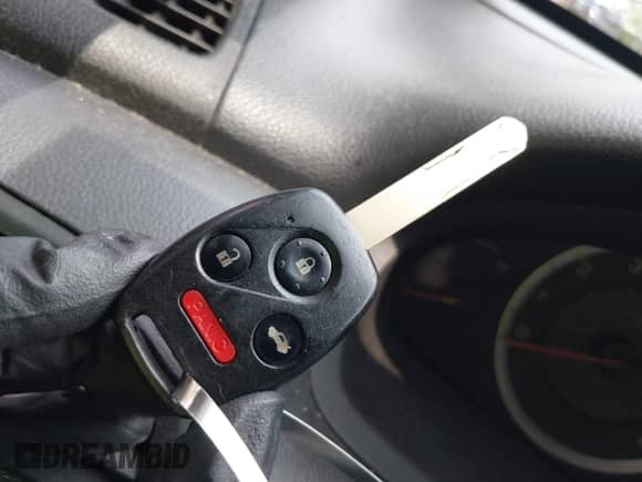 2008 Honda Accord EX z VIN 1HGCP36778A067961, wystawiony jako IAAI lot #42495839 z przebiegiem 144 695 mil mil oraz . Historia ofert i sprzedaży dostępna na DreamBid. Obrazek 11.