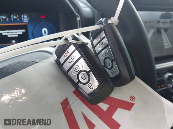 2024 Ford F-150 Lariat z VIN 1FTFW5L52RFA75628, wystawiony jako IAAI lot #43393183 z przebiegiem 15 578 mil mil oraz . Historia ofert i sprzedaży dostępna na DreamBid. Obrazek 11.