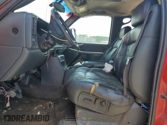 2002 Chevrolet Silverado 1500HD LT с VIN 1GCGK13U12F183860, выставлен на аукционе Copart как лот 64235545 с пробегом 224 457 миль миль и Списание • Salvage title. История ставок и продаж доступна на DreamBid. Изображение 7.