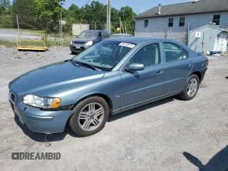 2005 Volvo S60 с VIN YV1RH592152471372, выставлен на аукционе Copart как лот 59473615 с пробегом 58 873 миль миль и Списание • Salvage title. История ставок и продаж доступна на DreamBid. Изображение 1.