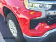 2024 Chevrolet Silverado 1500 LT z VIN 1GCRDDEK1RZ155405, wystawiony jako IAAI lot #43540237 z przebiegiem 50 431 mil mil oraz . Historia ofert i sprzedaży dostępna na DreamBid. Obrazek 51.